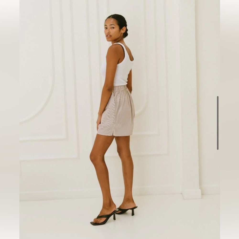 M Woolf. the easy pinstripe button down shirt and the easy shorts set - Picture 4 of 16